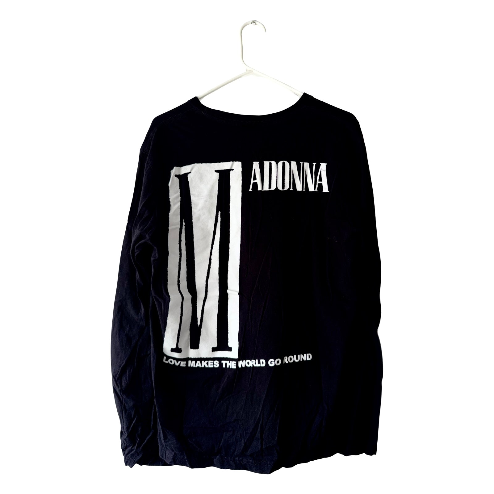 Love Makes the World Go Round longsleeve